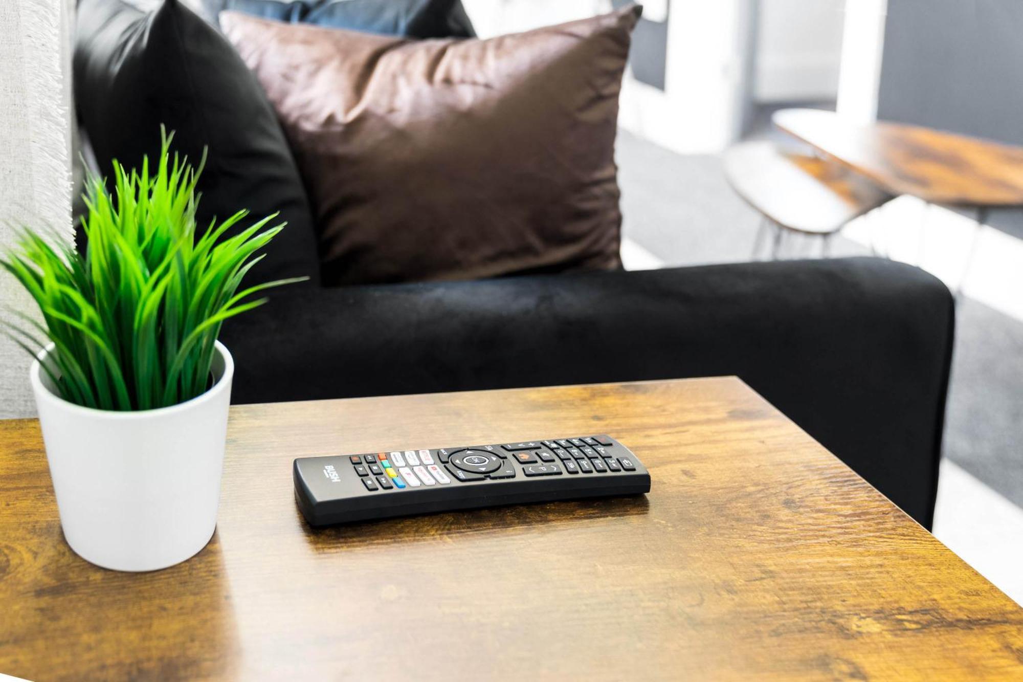 Luxe Apartment - Rowley Regis - Parking - Top Rated - Netflix - Wifi - 49Bg Cradley Heath Bagian luar foto