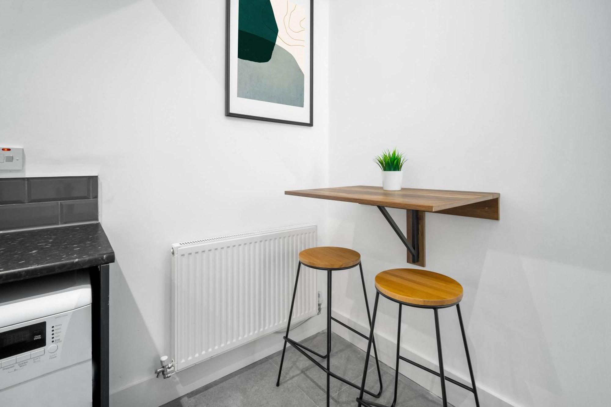 Luxe Apartment - Rowley Regis - Parking - Top Rated - Netflix - Wifi - 49Bg Cradley Heath Bagian luar foto